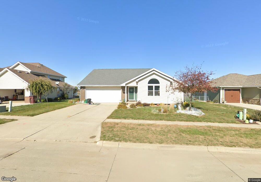 2414 N 7th Avenue Place E, Newton, IA 50208 - photo 1