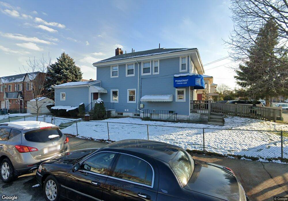 7209 164th St, Fresh Meadows, NY 11365 - photo 1