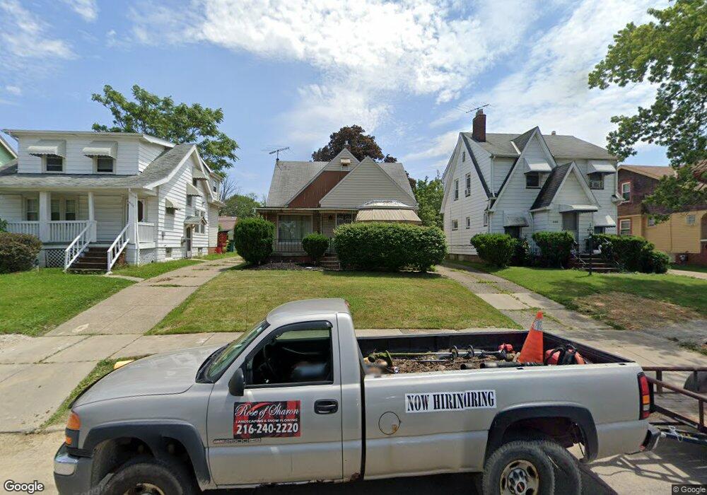 5179 Thomas St, Maple Heights, OH 44137 - photo 1