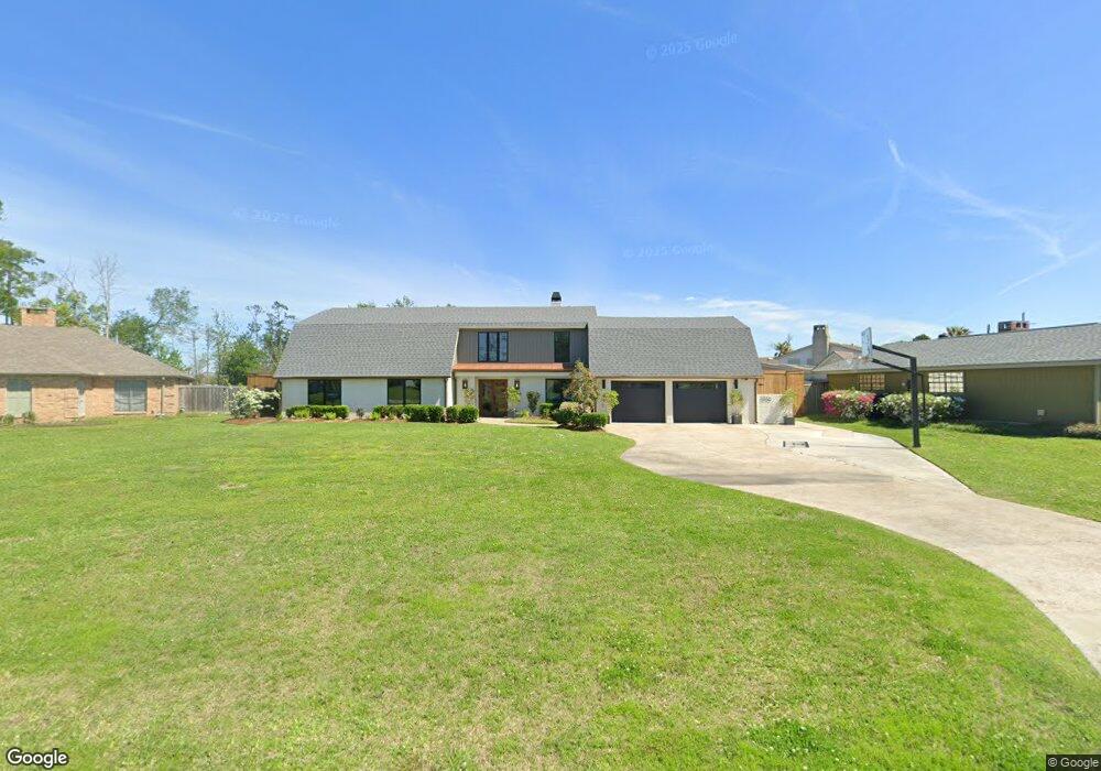 1316 N Chateau Cir, Lake Charles, LA 70605 - photo 1