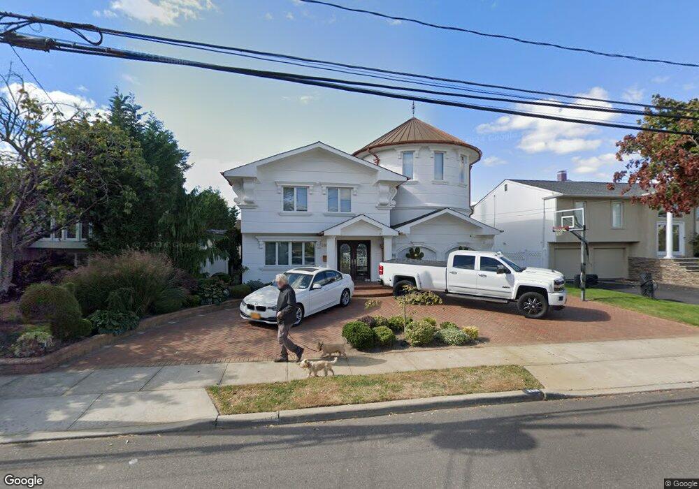 2806 Clubhouse Rd, Merrick, NY 11566 - photo 1