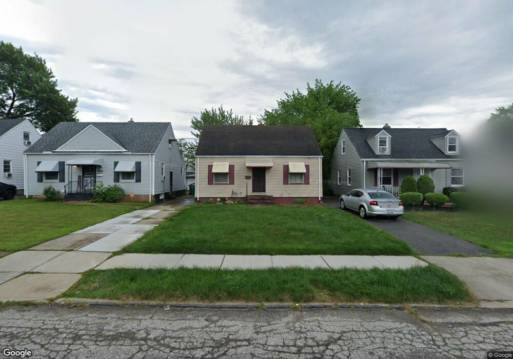 20810 Watson Rd, Maple Heights, OH 44137 - photo 1