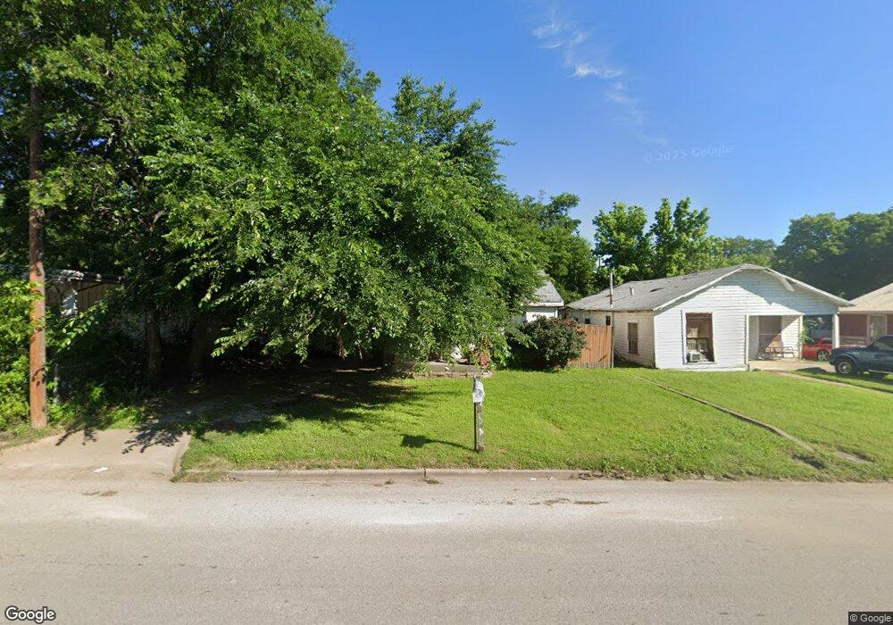 606 Poindexter Ave, Cleburne, TX 76033 - photo 1