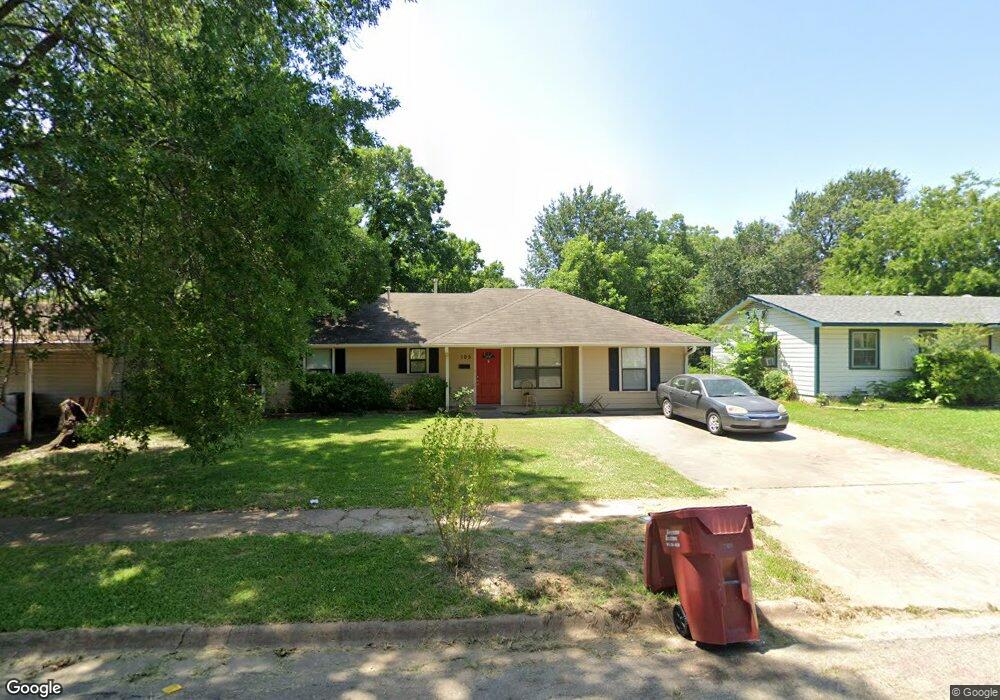 105 Leslie St, Bonham, TX 75418 - photo 1
