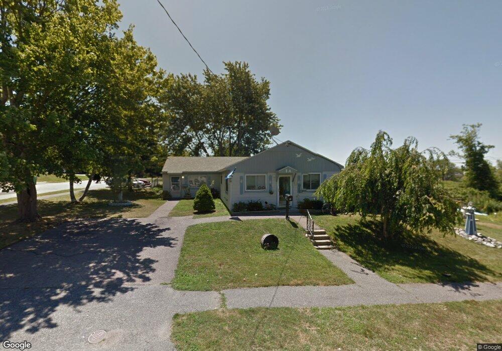 1 Bristol Rd, Middletown, RI 02842 - photo 1