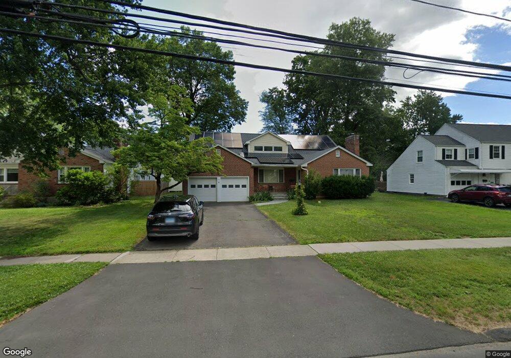 70 Mohegan Dr, West Hartford, CT 06117 - photo 1