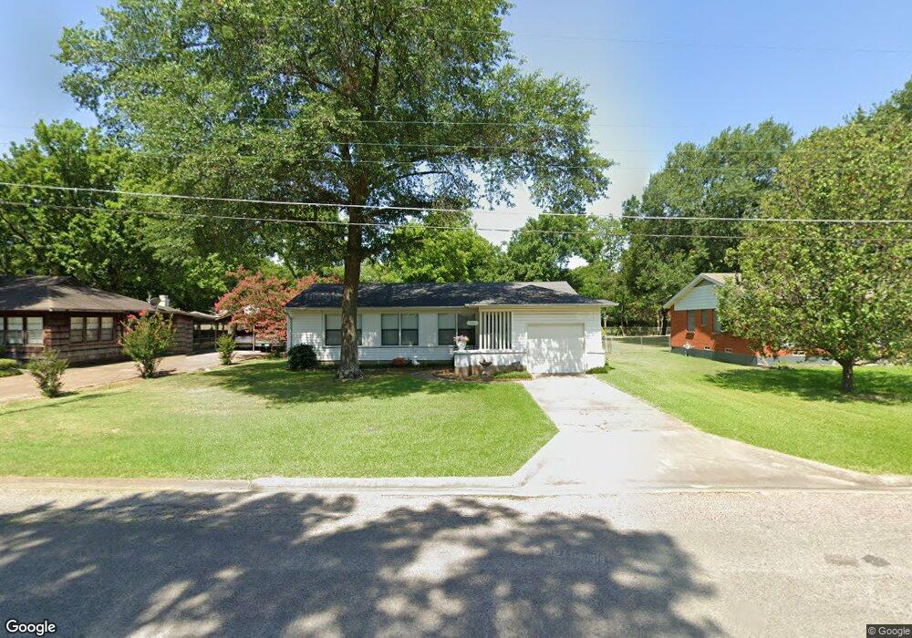 2005 N Main St, Bonham, TX 75418 - photo 1