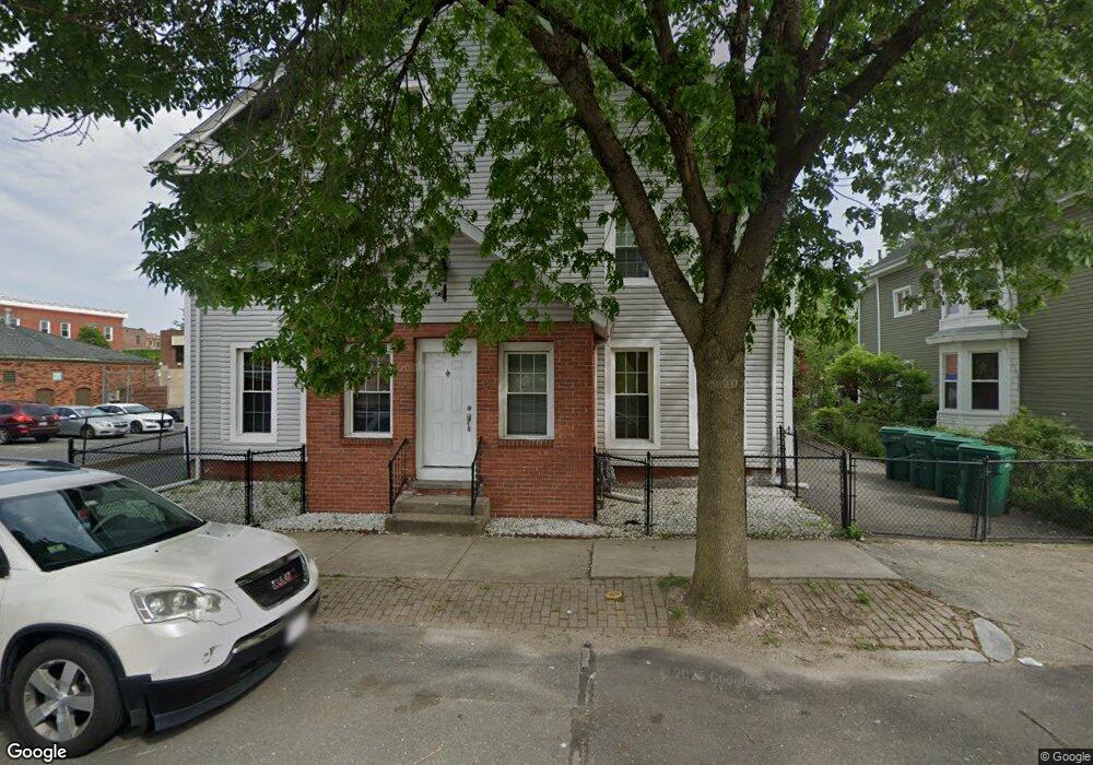 13-15 Wilcox St, Springfield, MA 01105 - photo 1