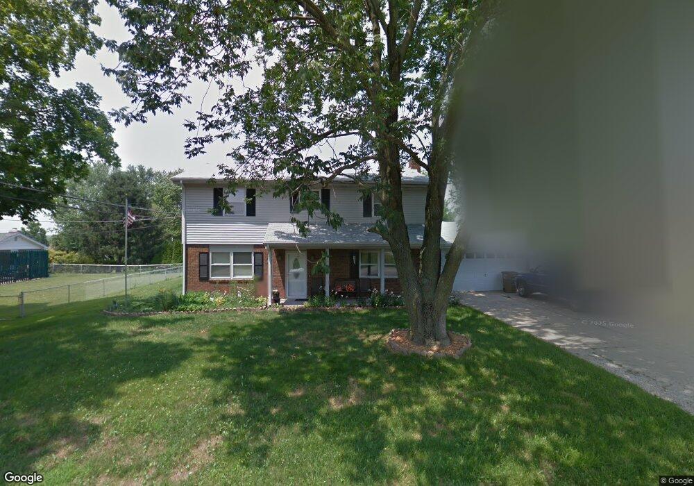 4080 Fairlawn Dr, Columbus, IN 47203 - photo 1