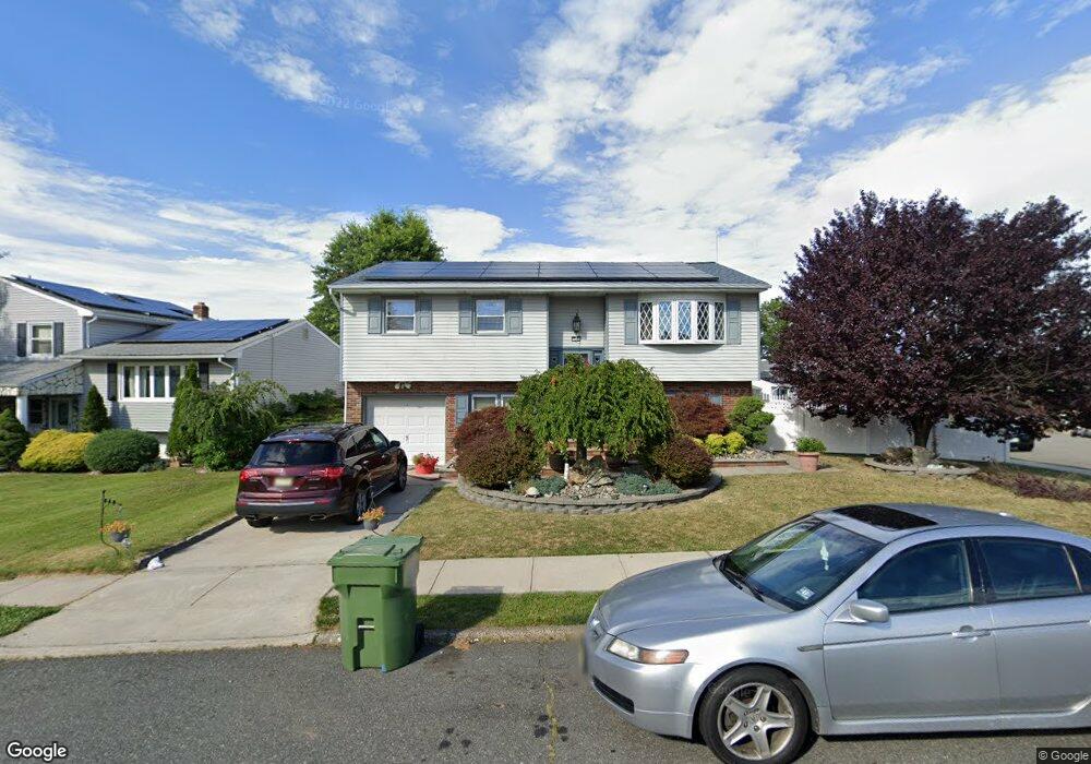 726 Franklin Dr, Perth Amboy, NJ 08861 - photo 1