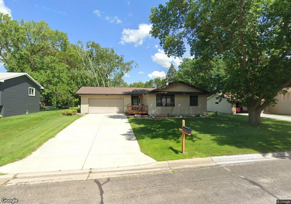 1918 Keystone Dr, Albert Lea, MN 56007 - photo 1