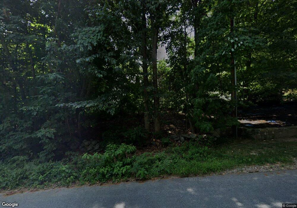 10 Pulpit Rock Rd, Chester, NH 03036 - photo 1