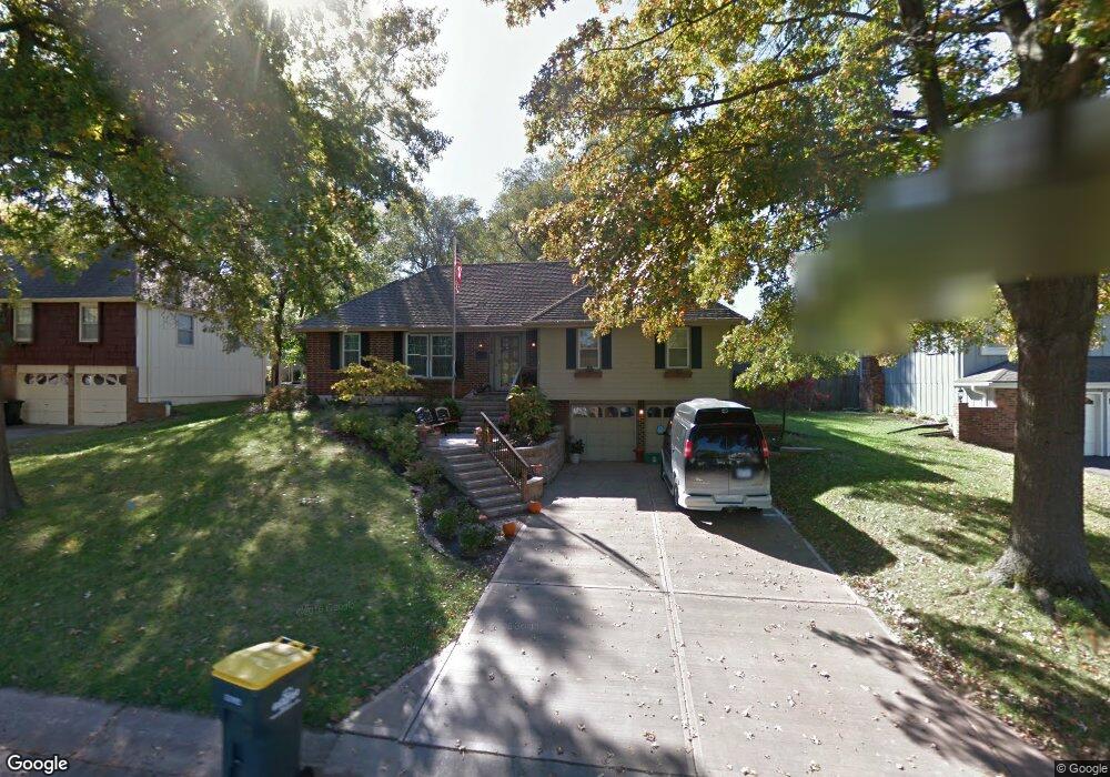 11319 W 49th St, Shawnee, KS 66203 - photo 1