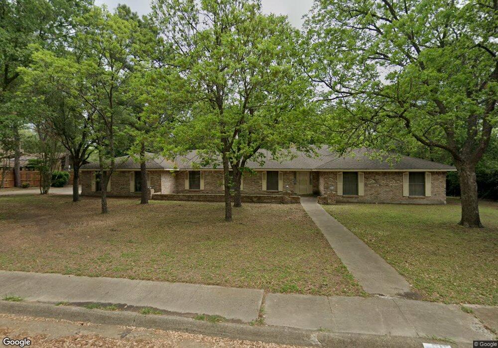 1112 Mockingbird Cir, Ennis, TX 75119 - photo 1