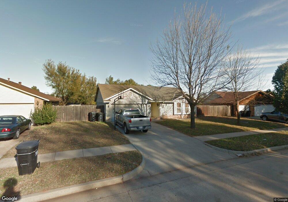 1665 NE 6th St, Moore, OK 73160 - photo 1