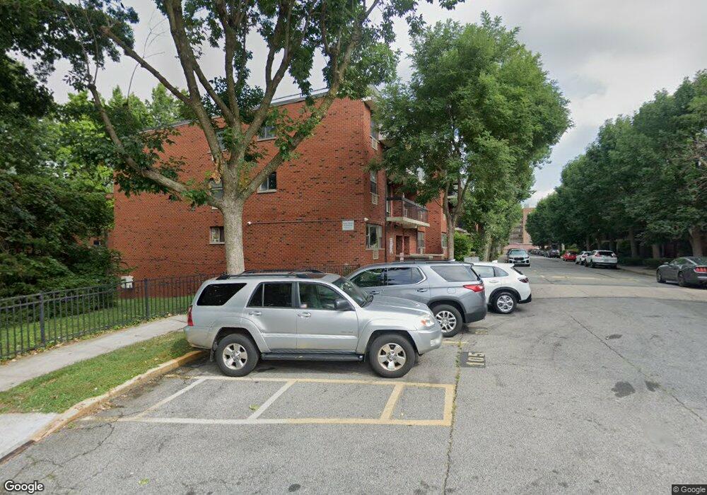 7138 Sutton Place unit 2, Fresh Meadows, NY 11365 - photo 1