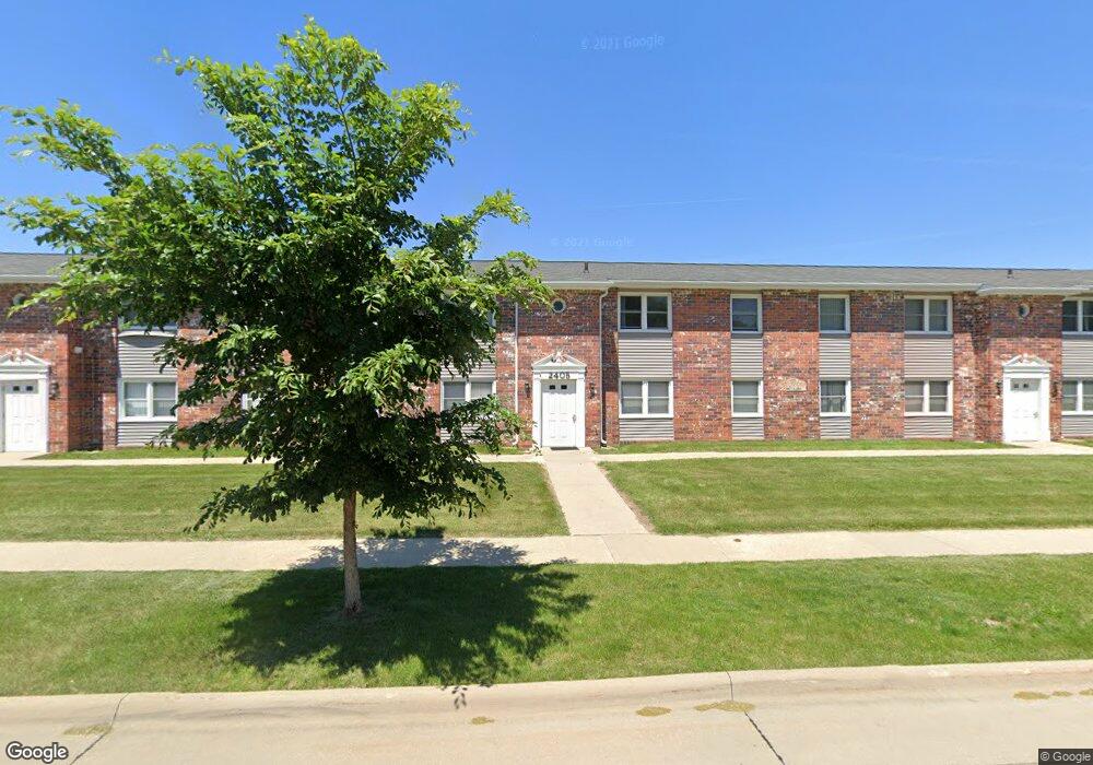 2405 Crescent Dr unit 1, Cedar Falls, IA 50613 - photo 1