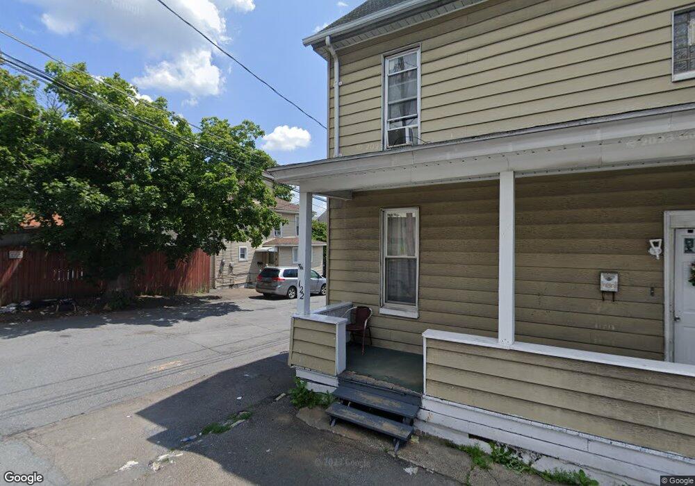 122 W Hemlock St, Hazleton, PA 18201 - photo 1