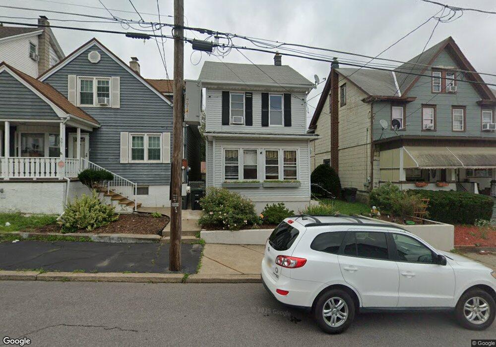 587 N Wyoming St, Hazleton, PA 18201 - photo 1