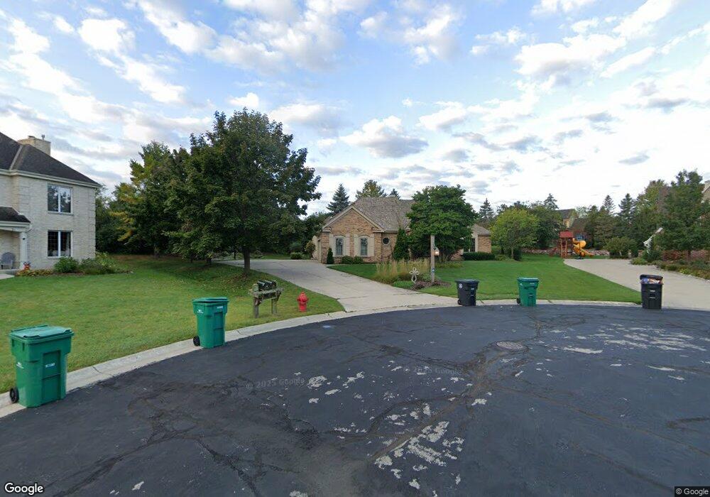 W157N7415 Stonewood Cir, Menomonee Falls, WI 53051 - photo 1