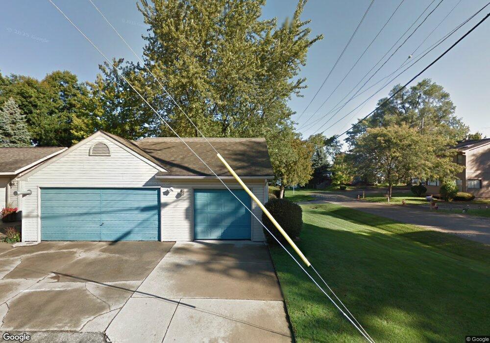 8000 Barnsbury Ave, West Bloomfield, MI 48324 - photo 1