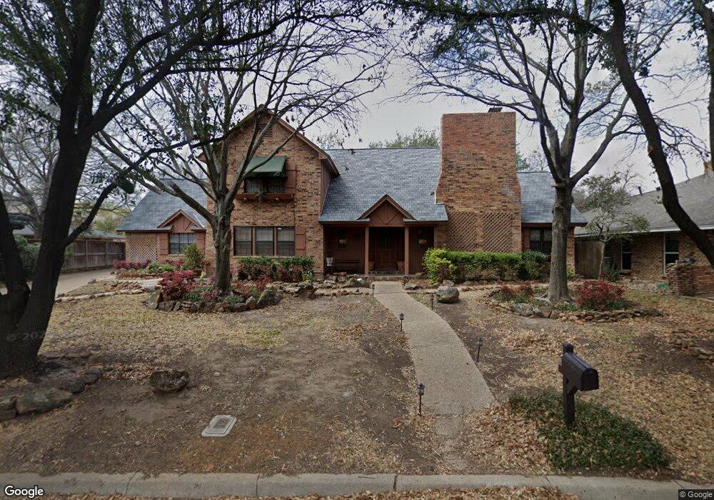 1010 Loch Lomond Dr, Arlington, TX 76012 - photo 1