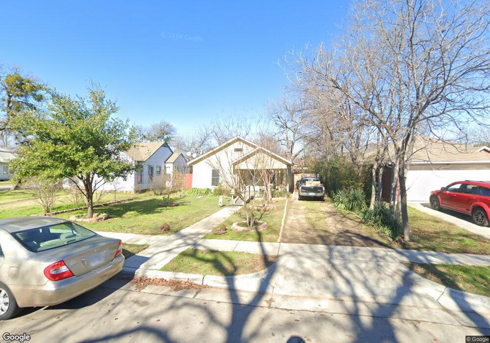 634 Bonham St, Grand Prairie, TX 75050 - photo 1