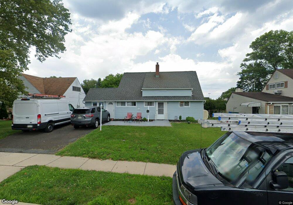 34 Red Maple Ln, Levittown, PA 19055 - photo 1