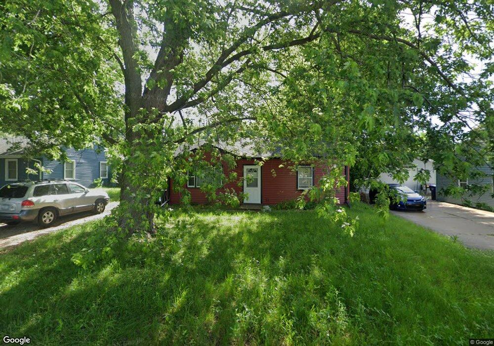 7209 N Pine St, Davenport, IA 52806 - photo 1