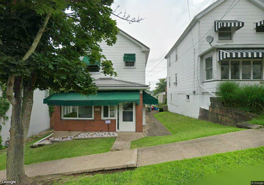 204 Holmes St, Vandergrift, PA 15690 - photo 1