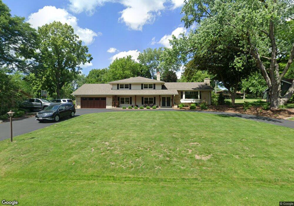 13300 Wrayburn Rd, Elm Grove, WI 53122 - photo 1