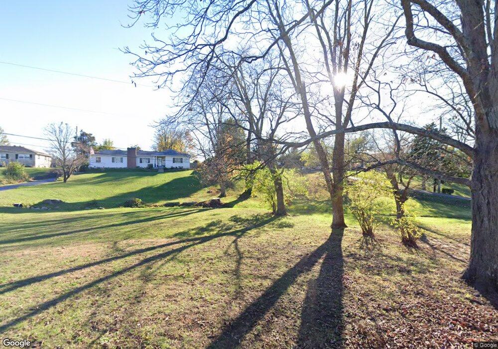 8204 Hudson Ln, Louisville, KY 40291 - photo 1