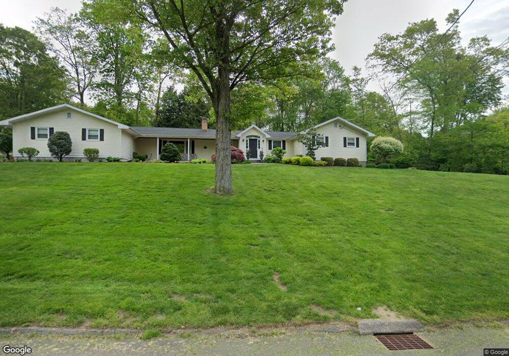 70 Deer Run Dr, Trumbull, CT 06611 - photo 1