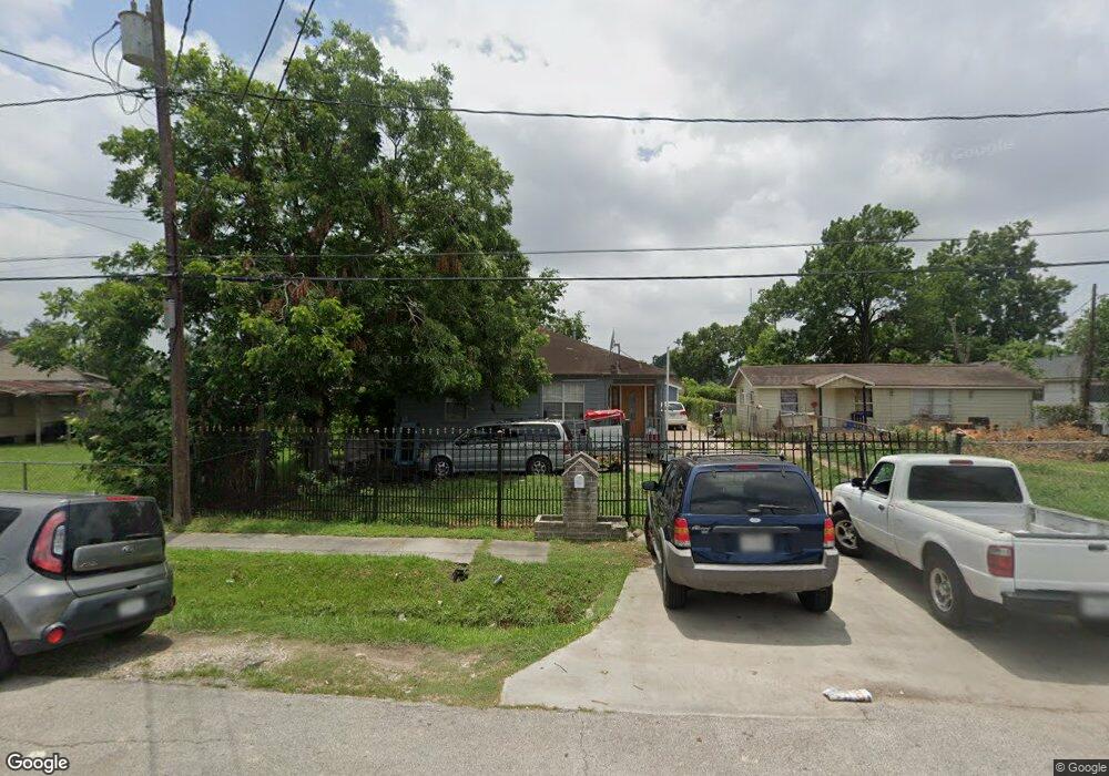 228 Palmyra St, Houston, TX 77022 - photo 1