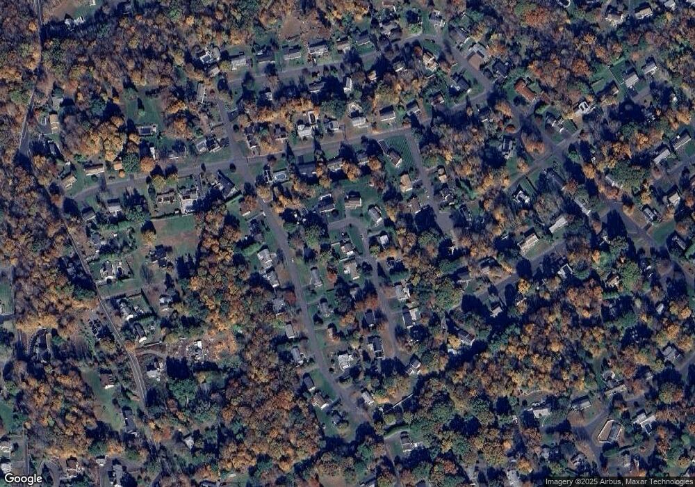 78 Tanglewood Ln, Naugatuck, CT 06770 - photo 1