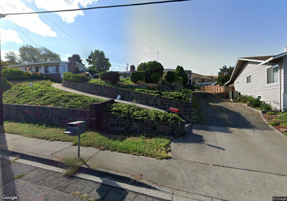 2120 E 14th St, the Dalles, OR 97058 - photo 1