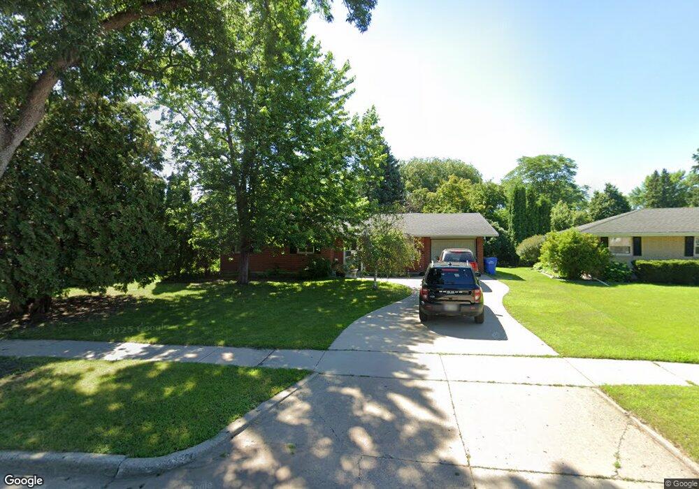 2815 Edgewood Dr N, Fargo, ND 58102 - photo 1