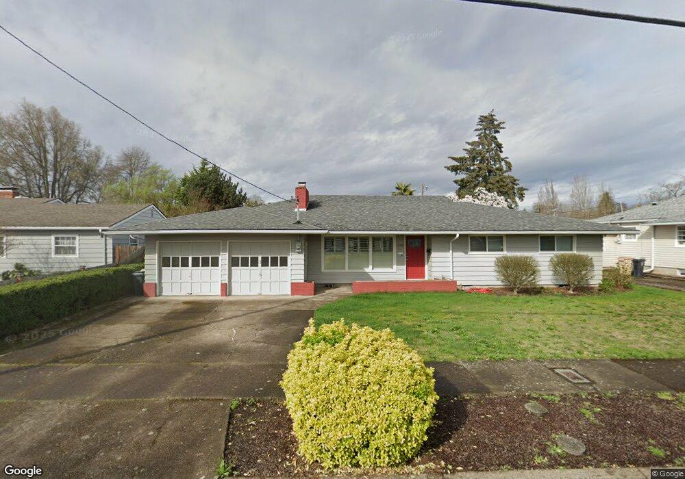 1240 Maple St SW, Albany, OR 97321 - photo 1