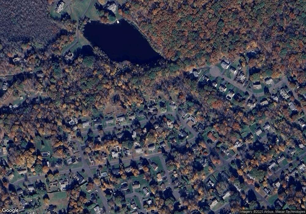 290 Wedgewood Dr, Naugatuck, CT 06770 - photo 1