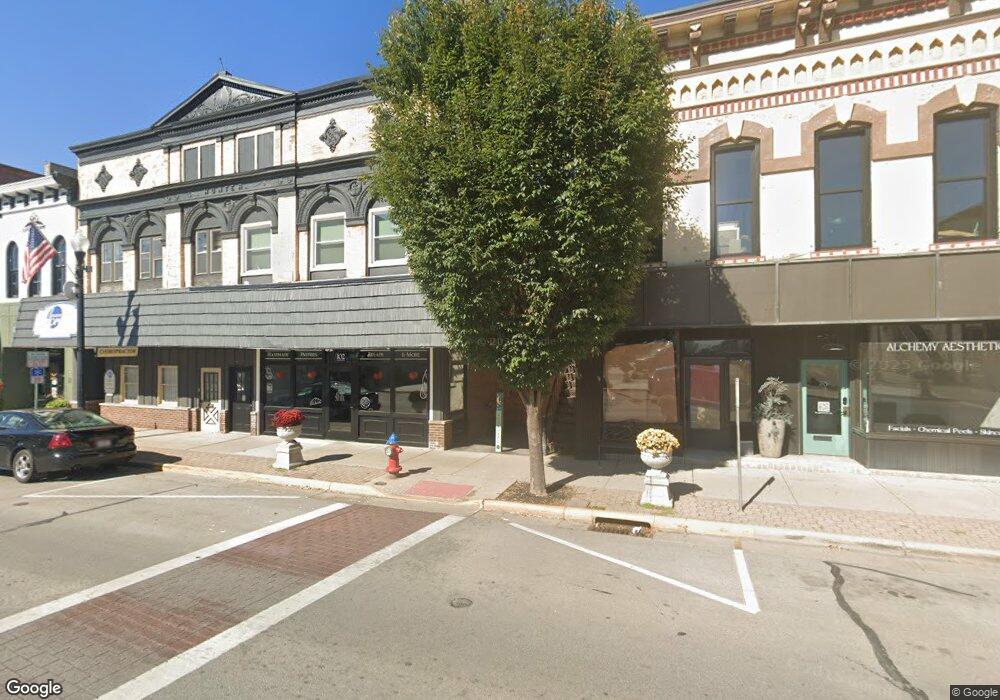 102 W Auglaize St, Wapakoneta, OH 45895 - photo 1