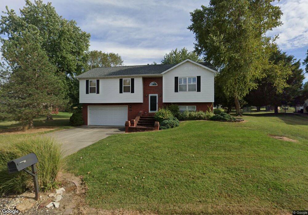 2401 Field Point Dr, Maryville, IL 62062 - photo 1