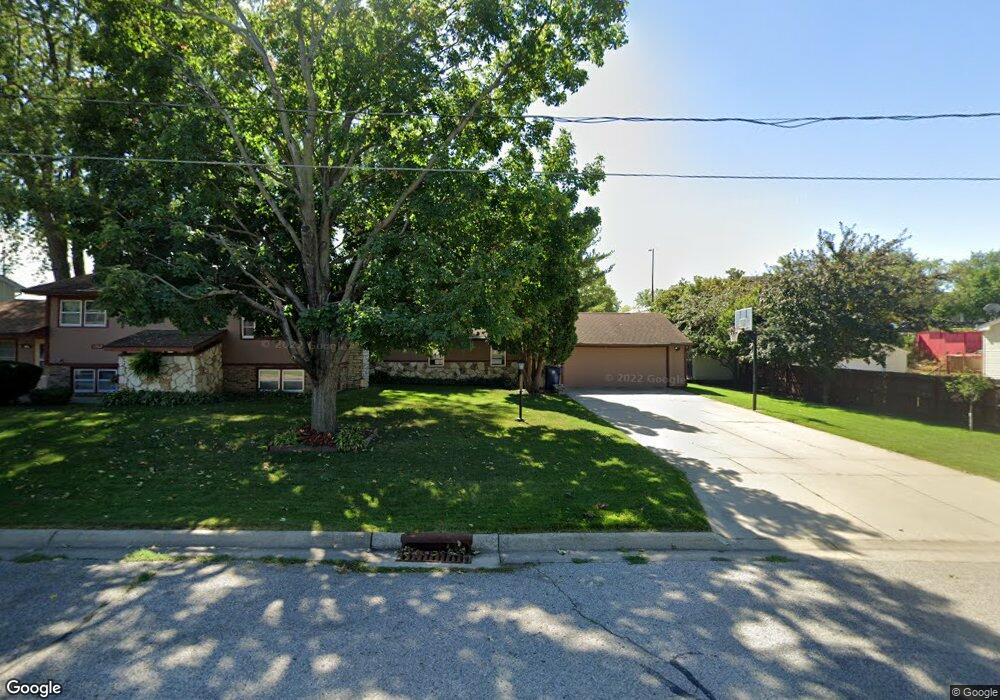 1302 Columbus Dr, Waterloo, IA 50702 - photo 1