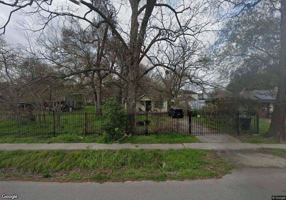 423 Bennington St, Houston, TX 77022 - photo 1