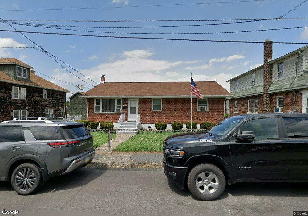 227 E Washington St, McAdoo, PA 18237 - photo 1