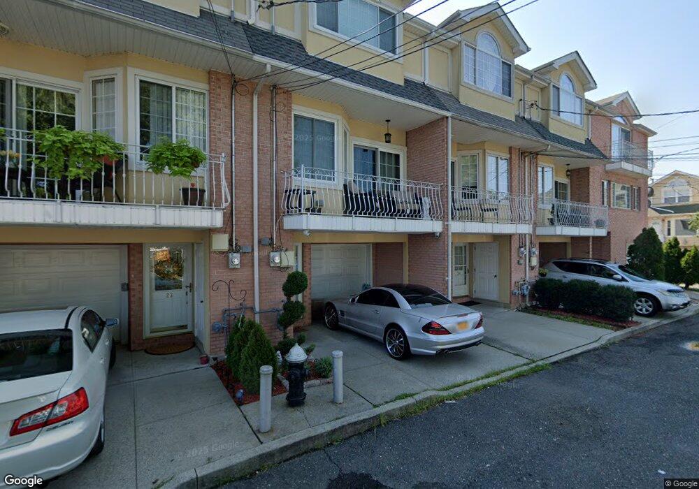 19 Peacock Loop, Staten Island, NY 10309 - photo 1