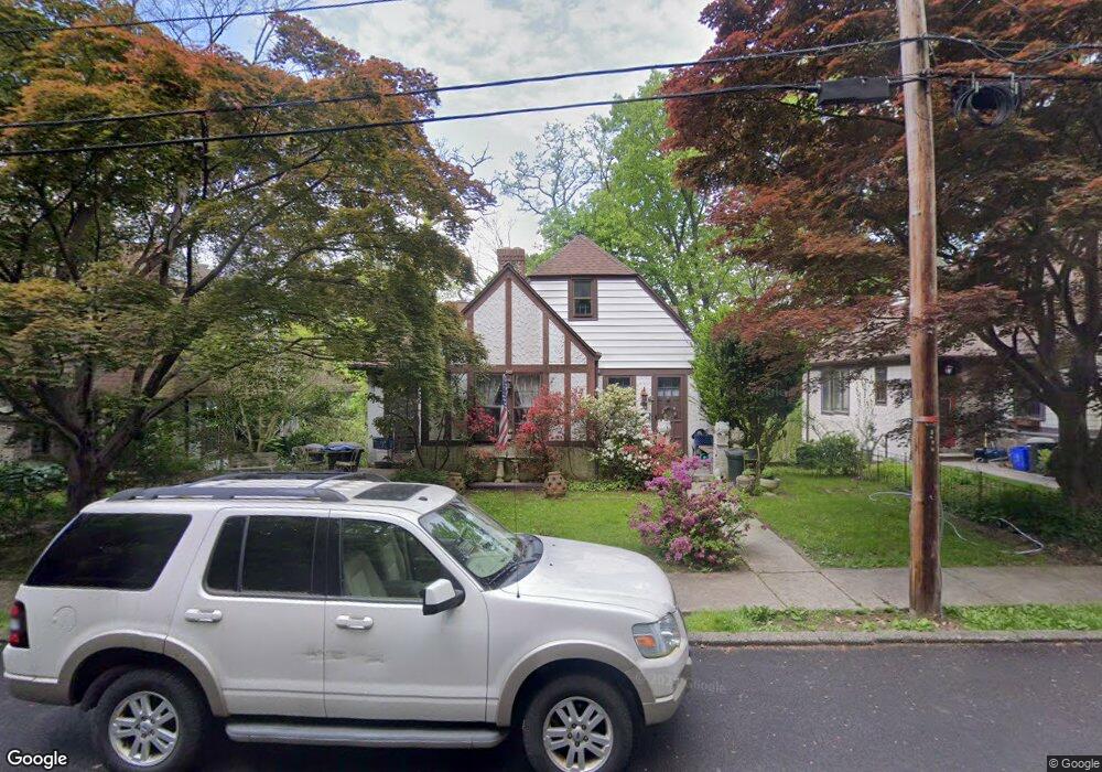 95 Pinecrest Pkwy, Hastings On Hudson, NY 10706 - photo 1