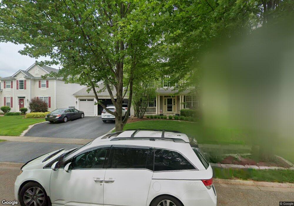 647 Vista Dr unit 2, Oswego, IL 60543 - photo 1