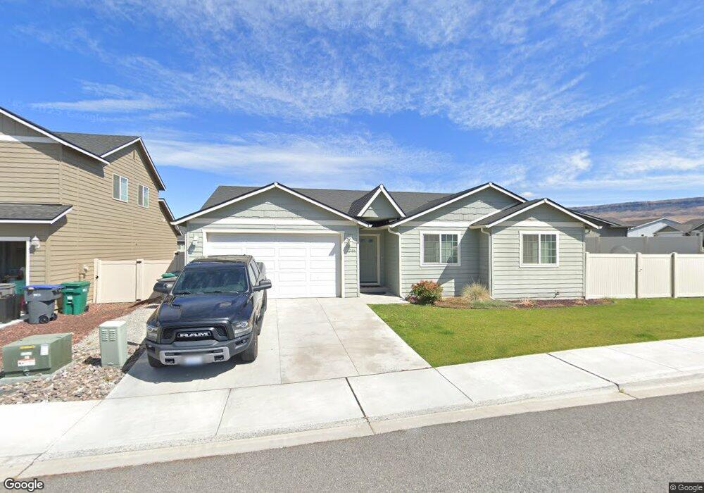 2245 3rd St SE, Wenatchee, WA 98802 - photo 1