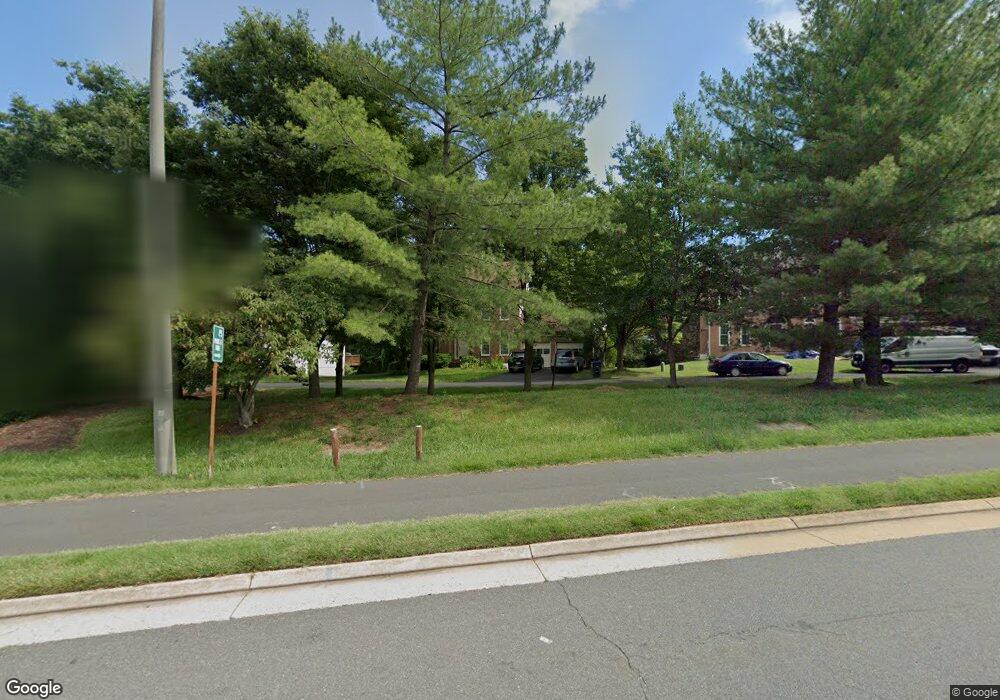 4723 Rippling Pond Dr, Fairfax, VA 22033 - photo 1