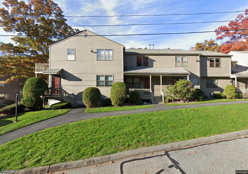 802 Pinewood Dr unit 2, Smithfield, RI 02917 - photo 1